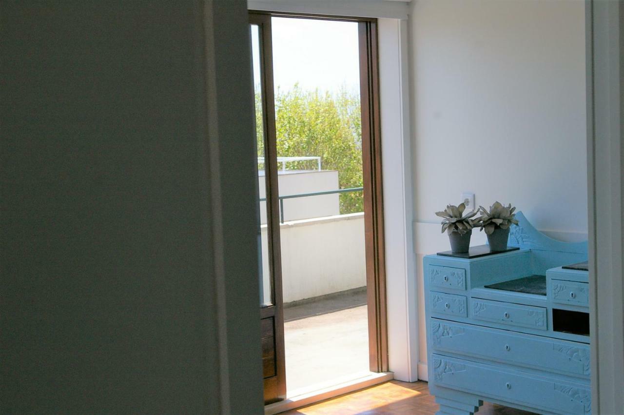 Blue Apartment Parede Beach House Exteriör bild