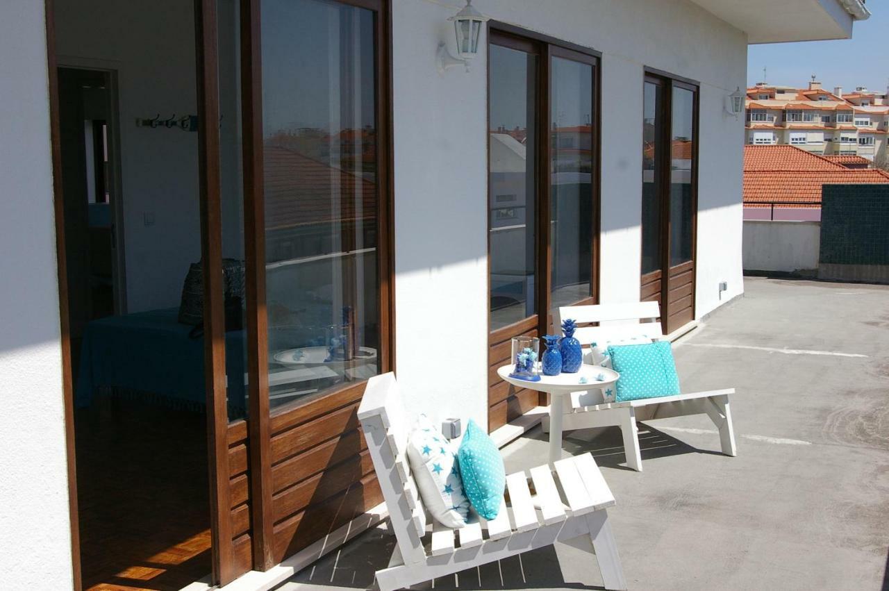 Blue Apartment Parede Beach House Exteriör bild